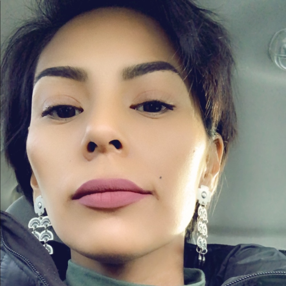 Meet your Posher, Kameo